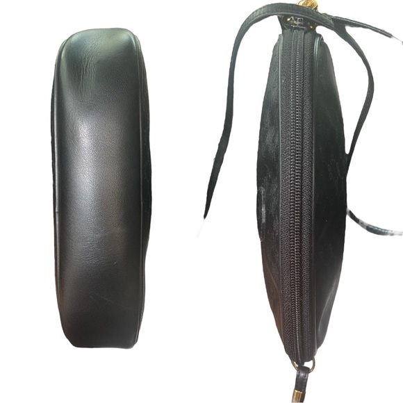 ** SOLD ** Vintage Gucci Crossbody - Picture 4 of 11